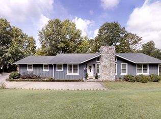 409 Oakwood Dr, Columbia, TN 38401