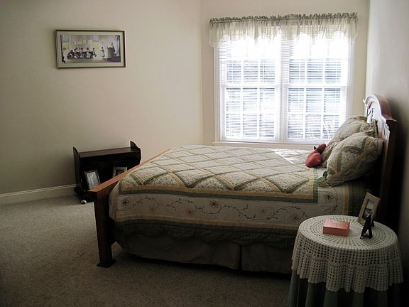 Guest Bedroom #1