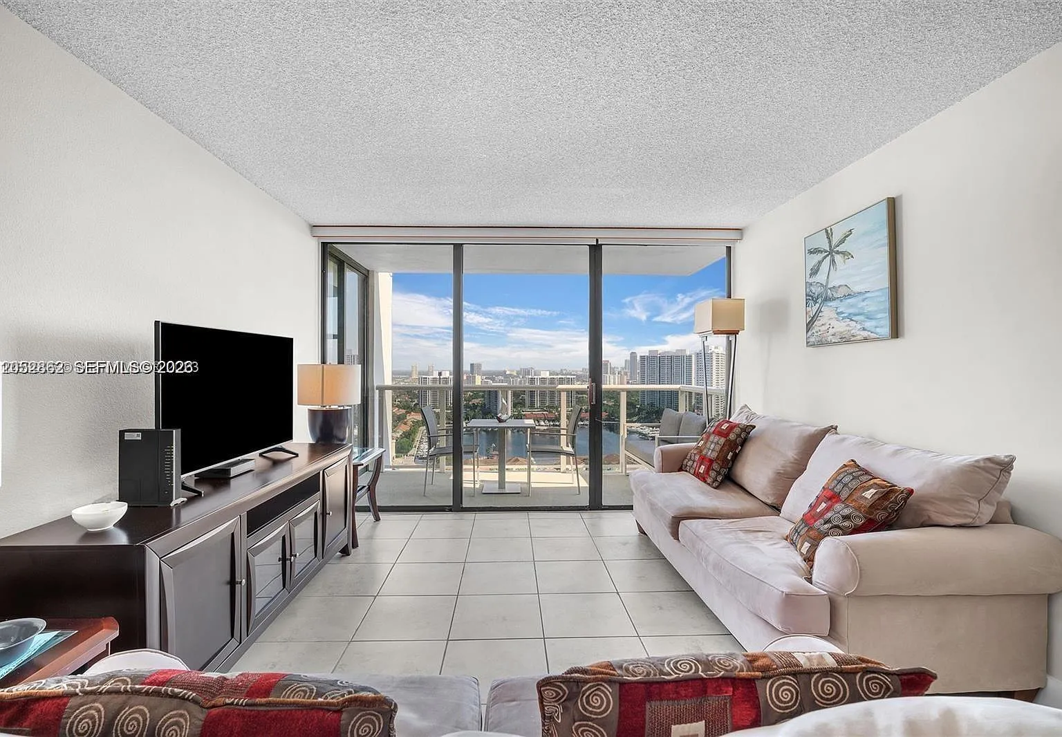 2 bed, 972 sqft, $2,700 — Photo 1
