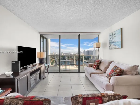3625 N Country Club Dr, Aventura, FL