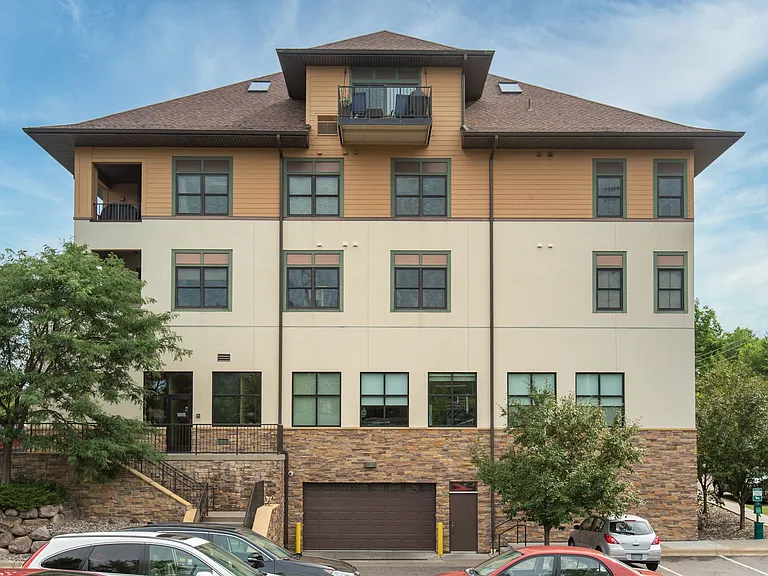 Oaks Glen Lake Apartments — Photo 21