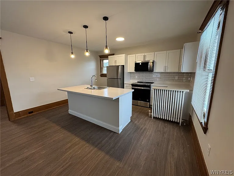121 W Humboldt Pkwy #B — Photo 5
