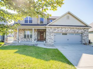 510 Prairie Meadows Dr, Heyworth, IL 61745