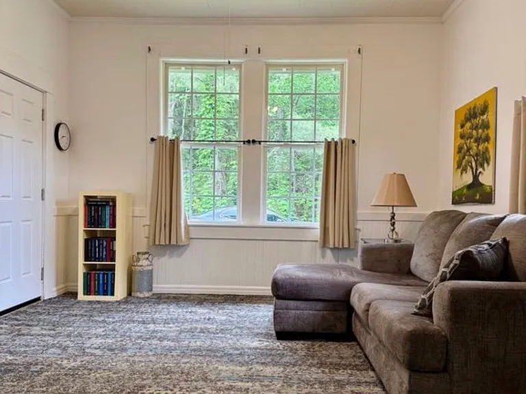 45 Shannon Rd NE — Photo 3
