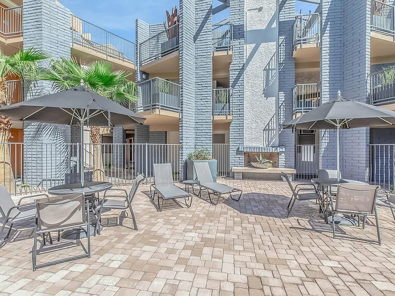 The Loreto Apartments — Photo 6