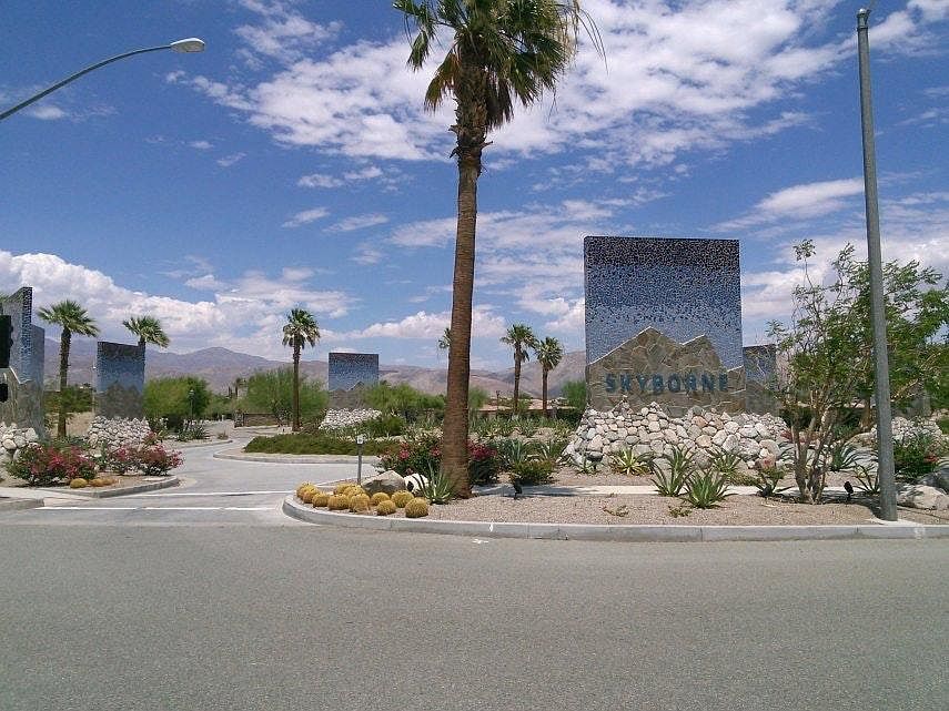 1st image of 62908 N Crescent Dr