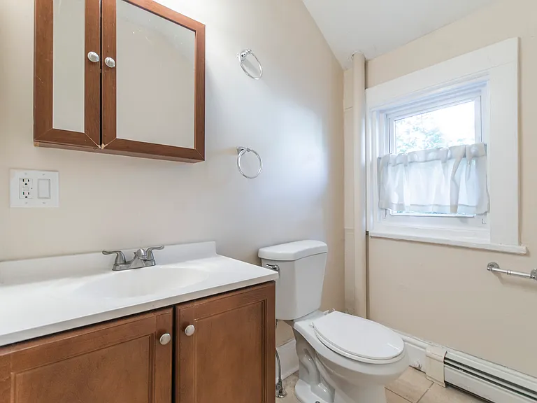 291-293 Nassau St #111 — Photo 7