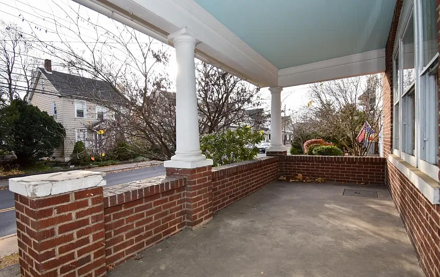 2 bed, 1200 sqft, $1,995 — Photo 2