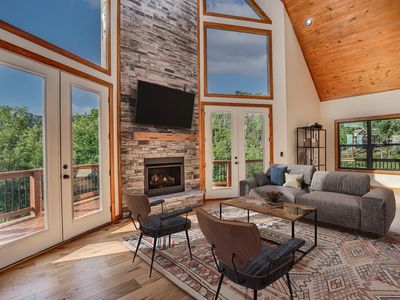 561 Edgewood Dr, Gatlinburg, TN, 37738