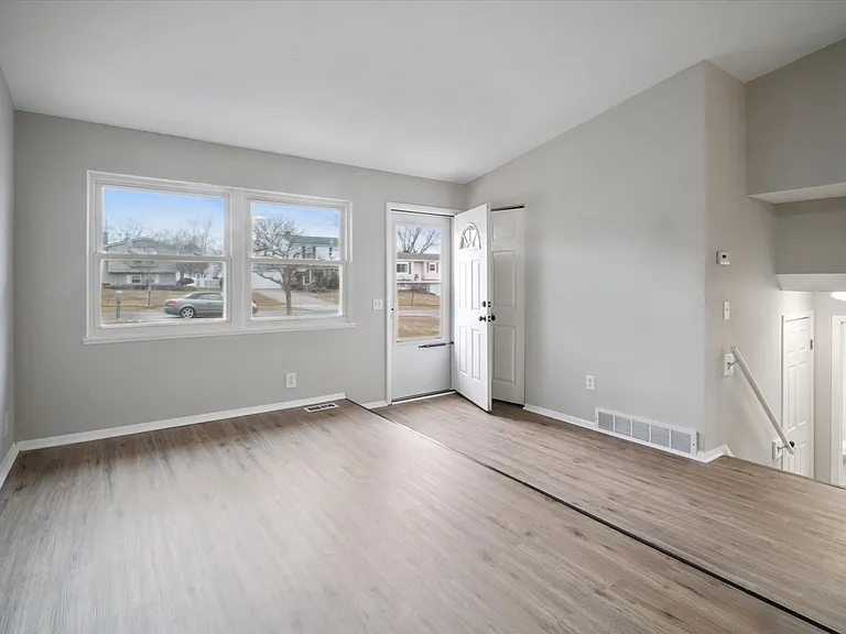 6699 Deer Ct — Photo 5