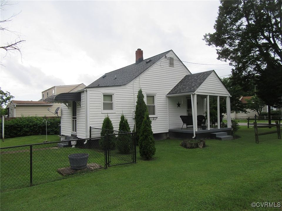 2nd image of 2600 Pickett St