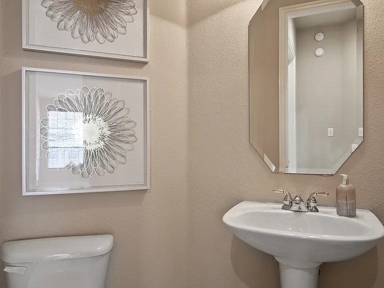 7912 Caribia Ct — Photo 23