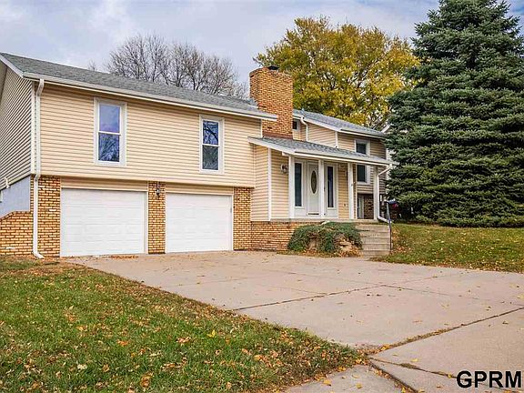 2nd image of 1509 Applewood Dr