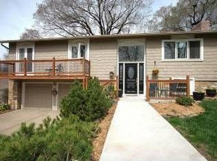 9232 Mastin Dr, Overland Park, KS 66212