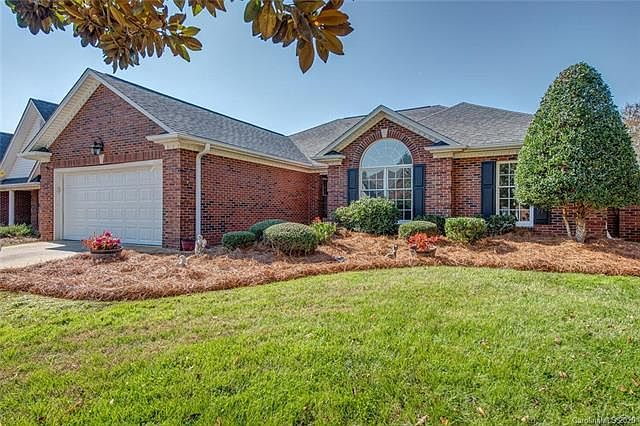 1st image of 2979 Heritage Commons Ln