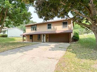 518 N 9th St, Saint Peter, MN 56082