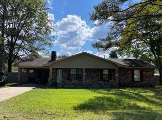 1804 Longview Dr, Amory, MS 38821