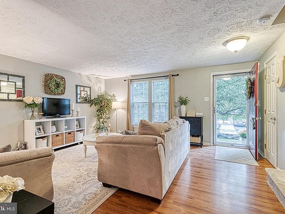3rd image of 361 Hickory Nut Ct
