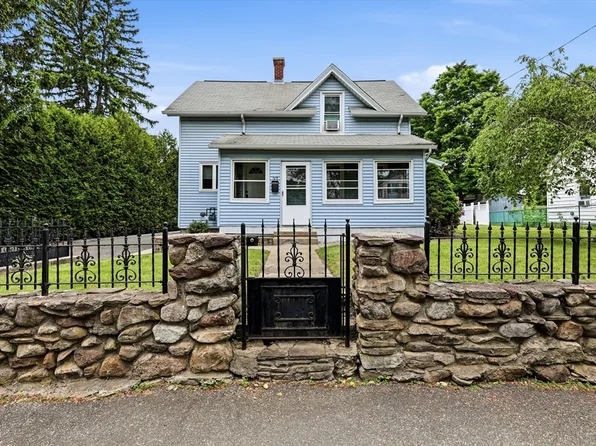 27 Stebbins St, Ludlow, MA 01056