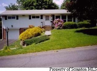 121 Parkwood Dr, Clarks Summit, PA