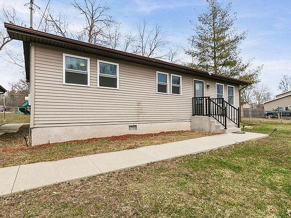 2nd image of W882 Hyacinth ROAD