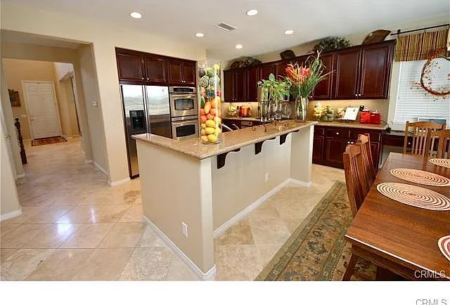 6 bed, 3650 sqft, $5,100 — Photo 4