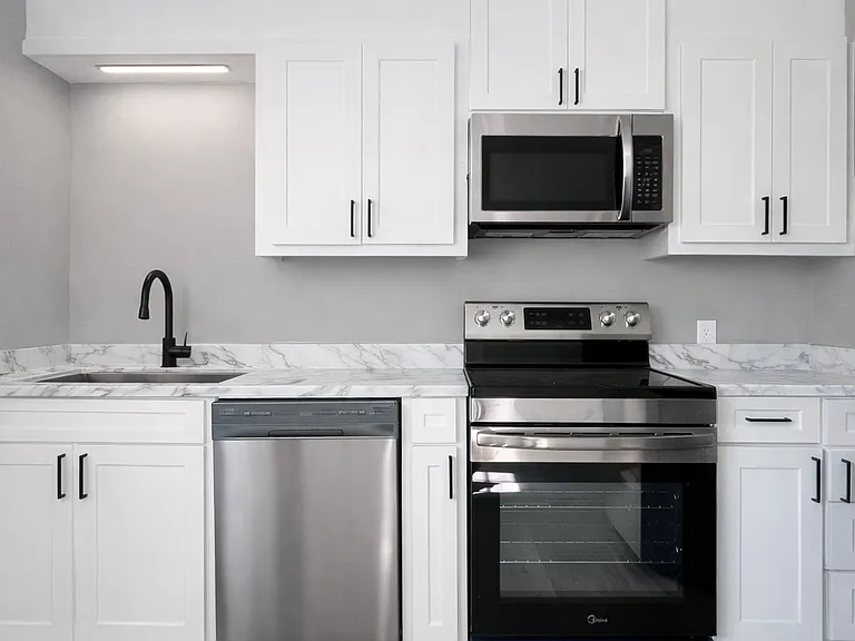 Fisher St Apartments — Photo 1