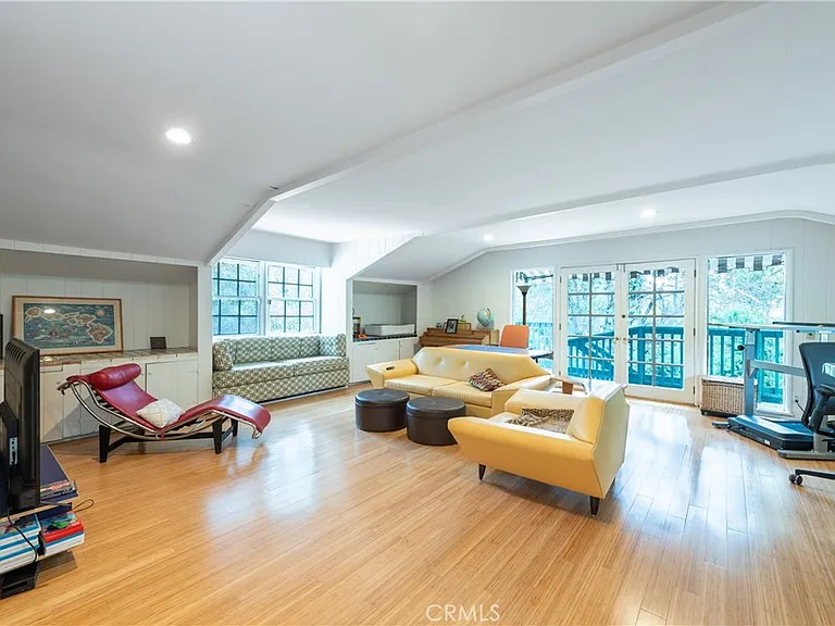 11446 Amanda Dr — Photo 21
