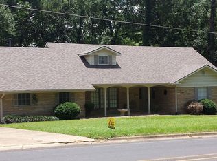 421 Logansport St, Center, TX 75935