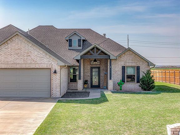 2nd image of 3888 Eastridge Cir NE