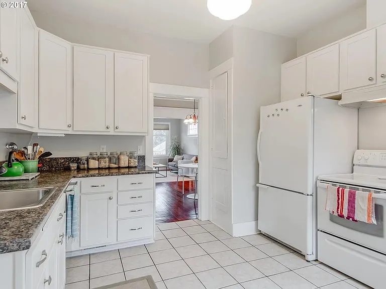 5525 NE Everett St — Photo 10