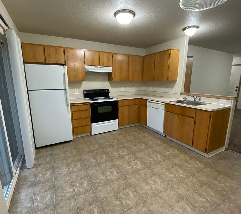 12008 Se Pine St Apt 3, Portland, Or 97216 