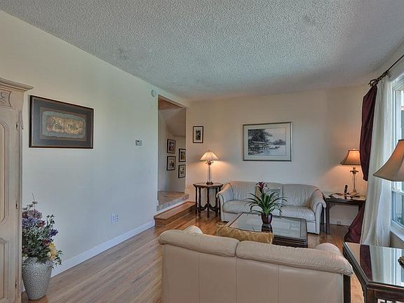 4th image of 725 Vonna Ct