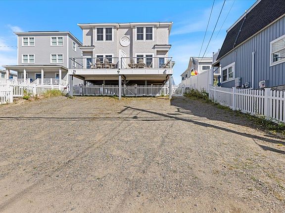 2nd image of 220 N End Blvd #2
