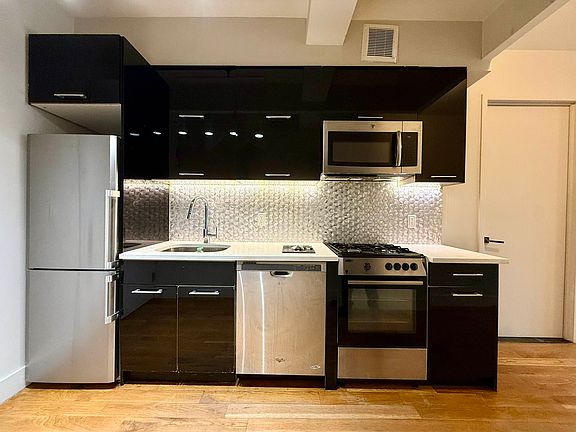 5th image of 880 Dekalb Ave #340