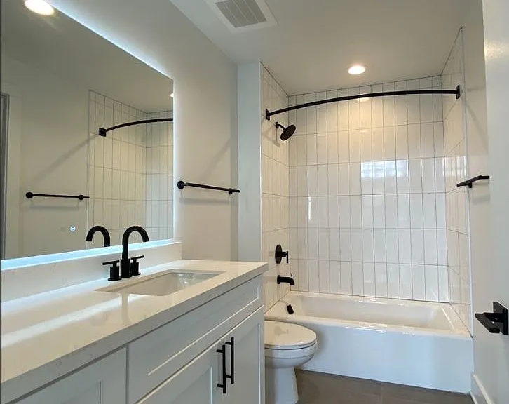 Lofts At Abrams Fixtures — Photo 51