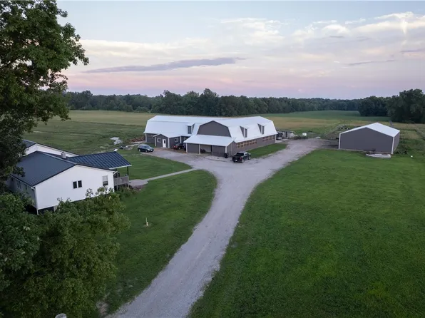 10533 E 450th Ave, Robinson, IL 62454