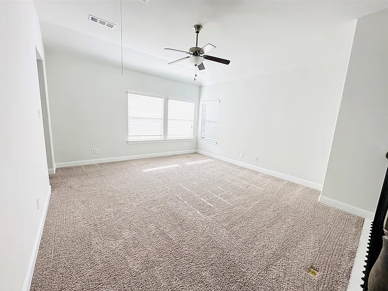 806 Davids Way — Photo 10