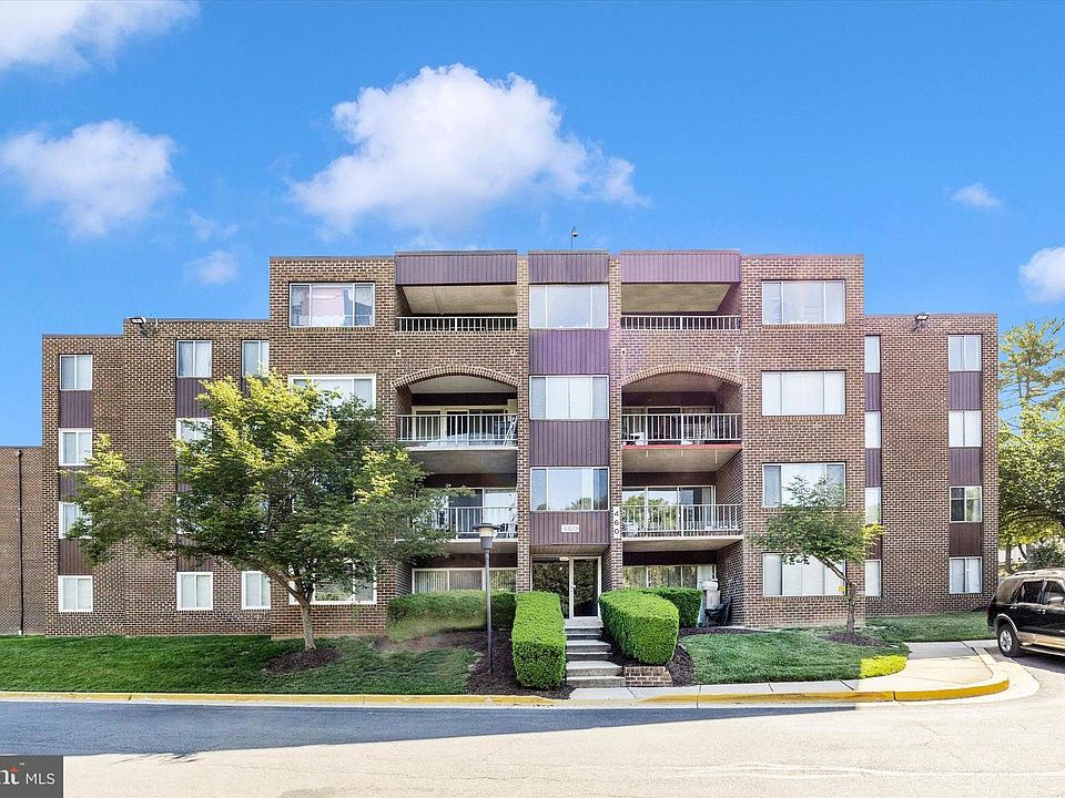 1st image of 460 Girard St APT 204