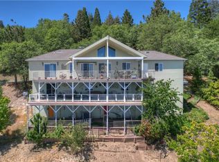 63 Panorama Rd, Running Springs, CA 92382