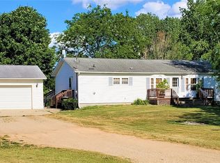 1109 5th St, Plainwell, MI 49080
