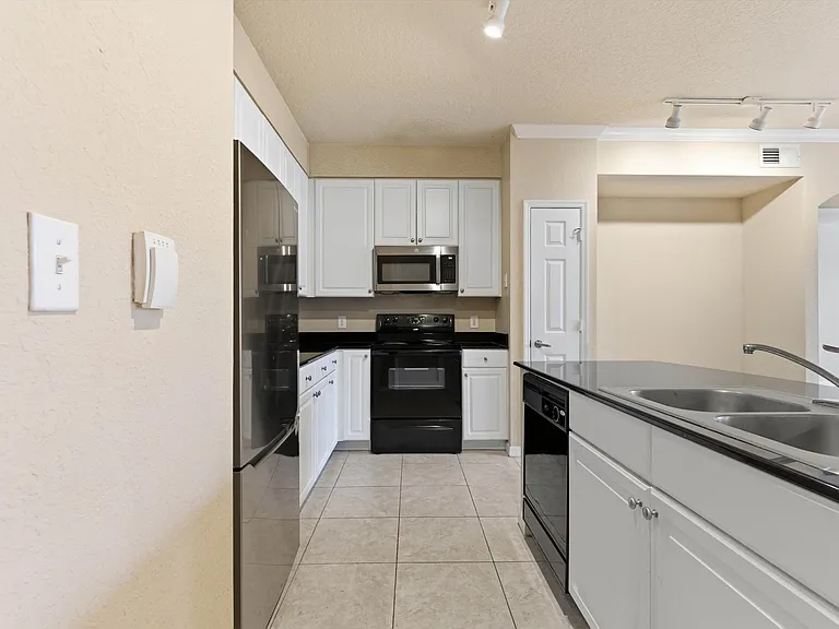 8539 W Gate Pkwy — Photo 9