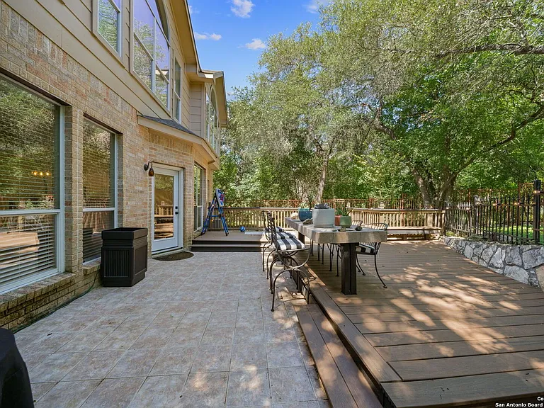 614 Cypress Trl — Photo 24