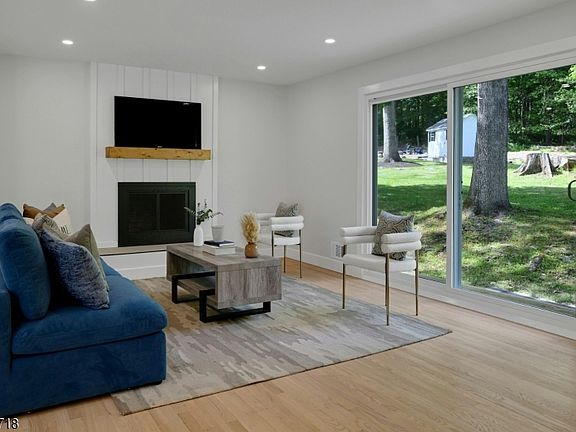 5th image of 47 FIELDSTONE DRIVE
