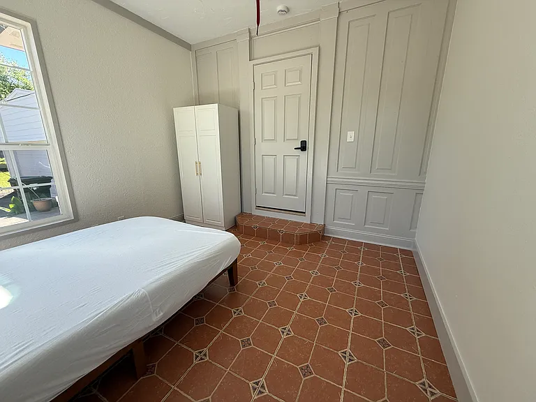 1002 S Glenwood Blvd — Photo 23