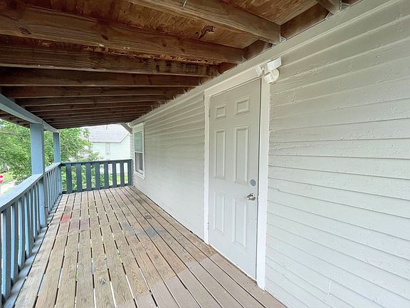 2nd image of 400 E Sherman St #6