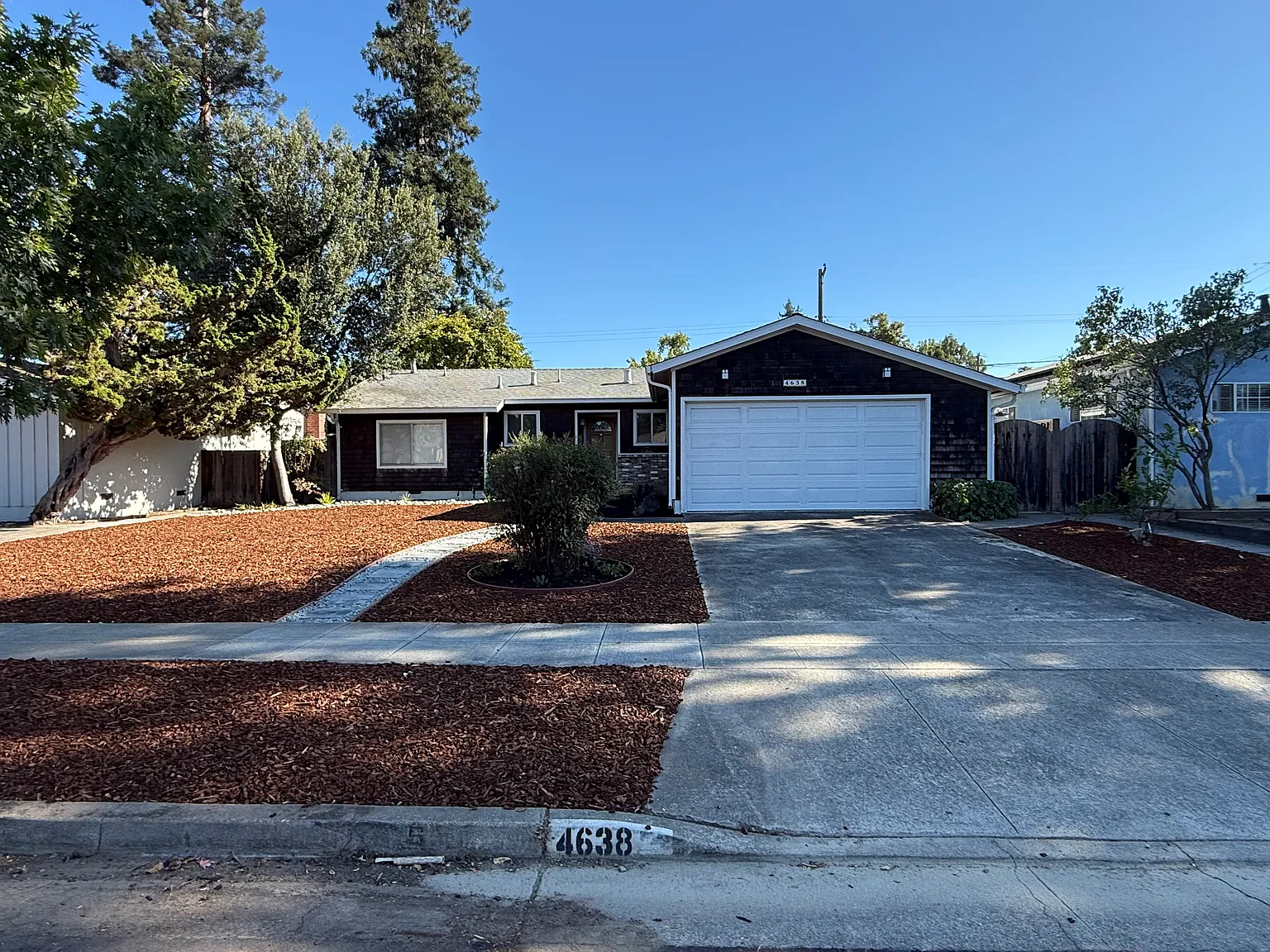 3 bed, 1107 sqft, $4,699 — Photo 2