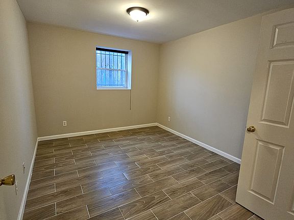 4th image of 372-374 S 19th St #1