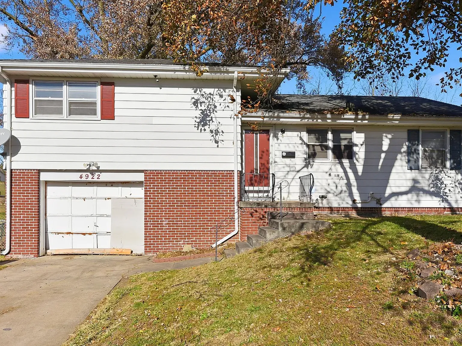 3 bed, 1.0 bath, 1400 sqft, $1,400 — Photo 2