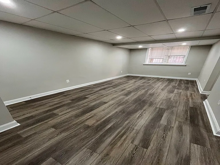 Campus Apartments — Photo 7